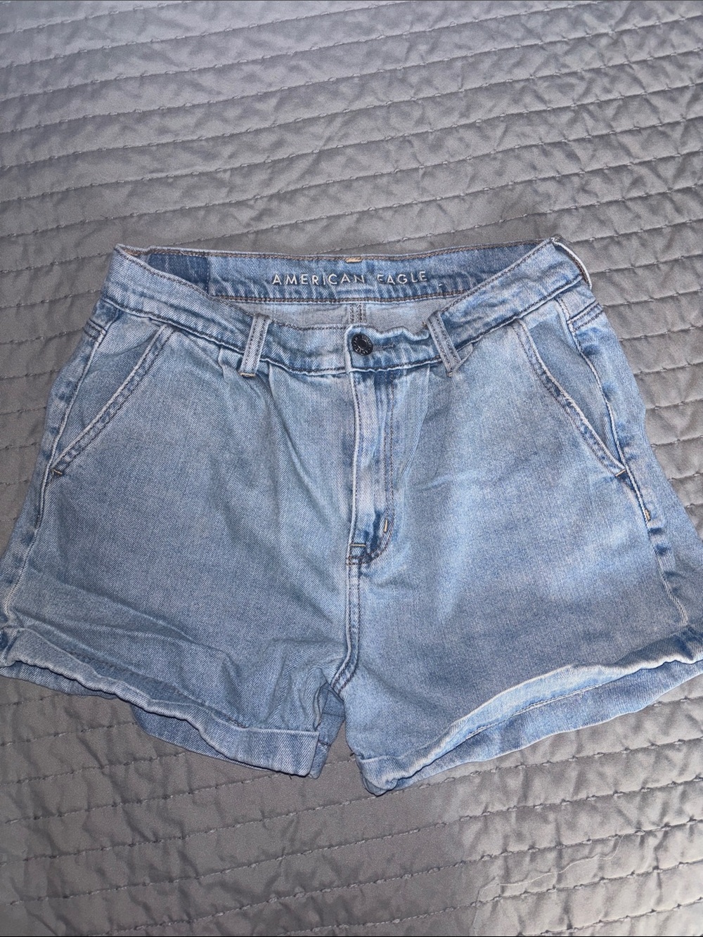 American Eagle Outfitters Light Wash Denim Mom Shorts